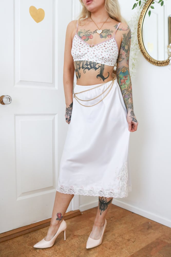 Image of Vintage Etienne Cottage Floral Embroidered Half Slip (Medium)