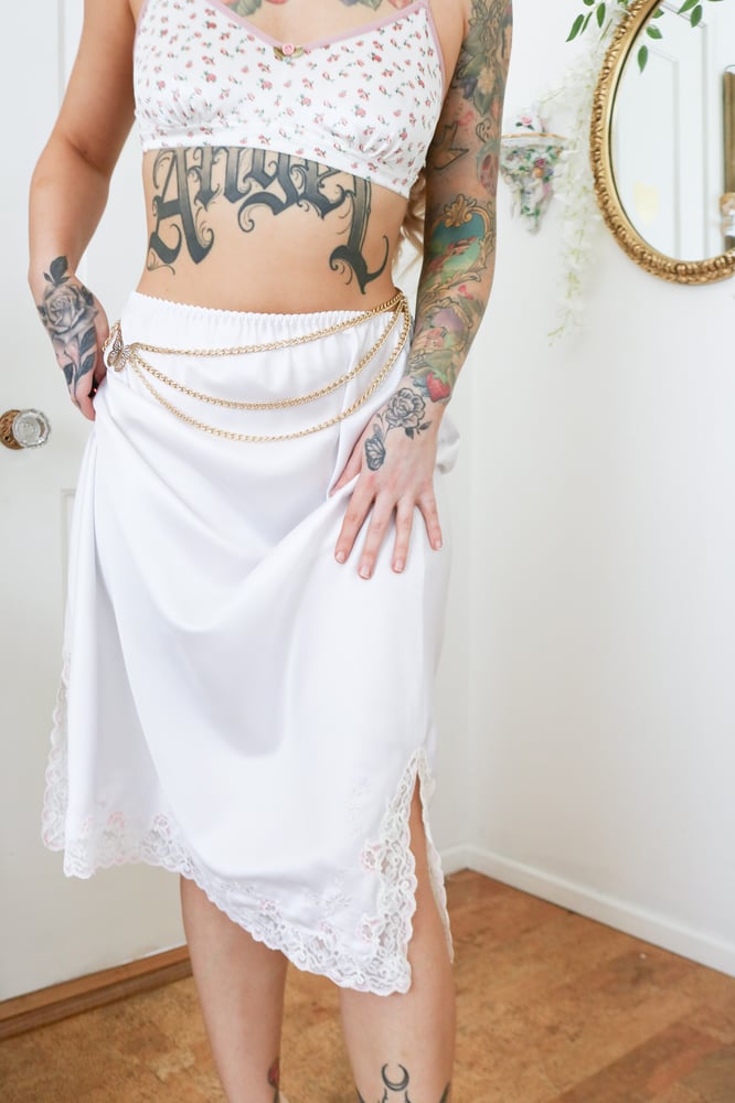 Image of Vintage Etienne Cottage Floral Embroidered Half Slip (Medium)