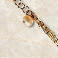 Image 2 of Bracelet triple chaîne - perle
