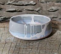 Image 2 of Grey and cream run medium bowl 