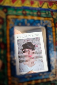 Image 3 of Bizca de pechos. Una novela de Carmina Prieto. [ESP]