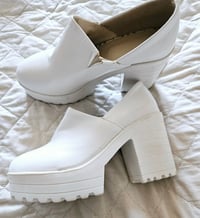 Image 6 of PRISSY VINTAGE White cleated chunky heel platform shoes size UK5