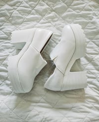 Image 1 of PRISSY VINTAGE White cleated chunky heel platform shoes size UK5