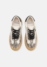 Bronx Gise-la Trainers -white/black