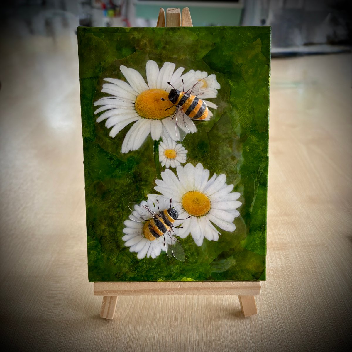 Image of Double Bee Daisy Beeasel