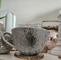 Image 2 of PRISSY VINTAGE Pre-owned Bone china hand painted splatter mug 