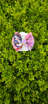 Snow White bow