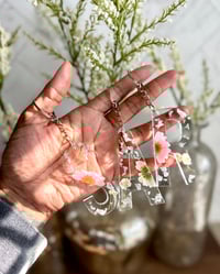 Image 3 of Floral Resin Keychain with Dried Flowers and Silver Flakes 