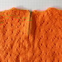 Image 3 of Pull tricot orange 6/12 mois seconde main années 70