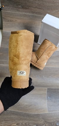 Image 2 of Womns Uxx size 3 only