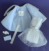 Image 13 of Barbie - "Glimmer Glamour" Reproduction Variation Blue Ice