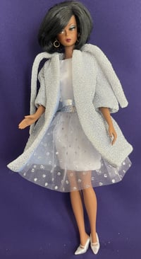 Image 3 of Barbie - "Glimmer Glamour" Reproduction Variation Blue Ice