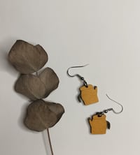 Image 1 of Coffee pot, yellow