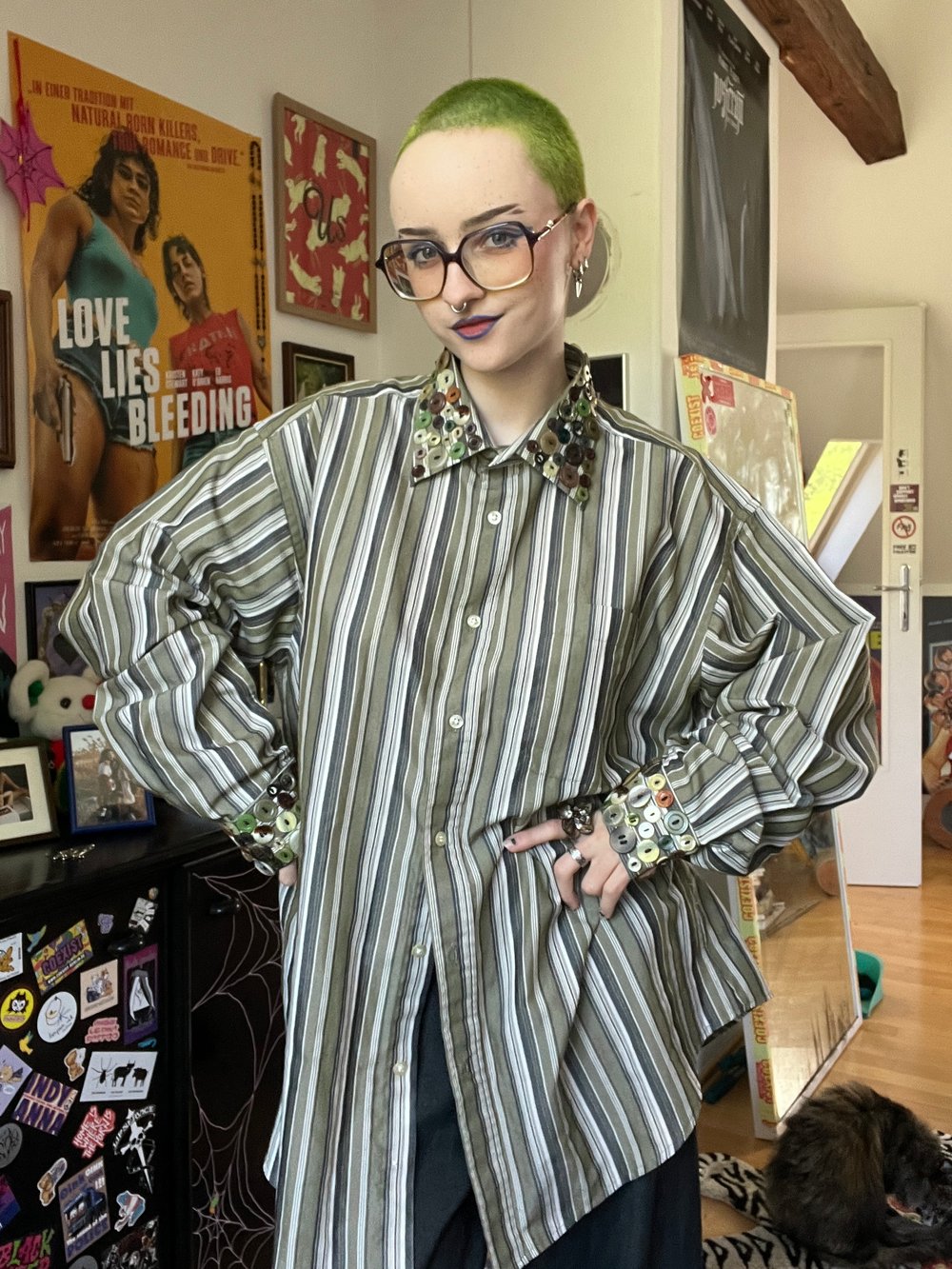Image of CUTE AS A BUTTON SHIRT #1.3