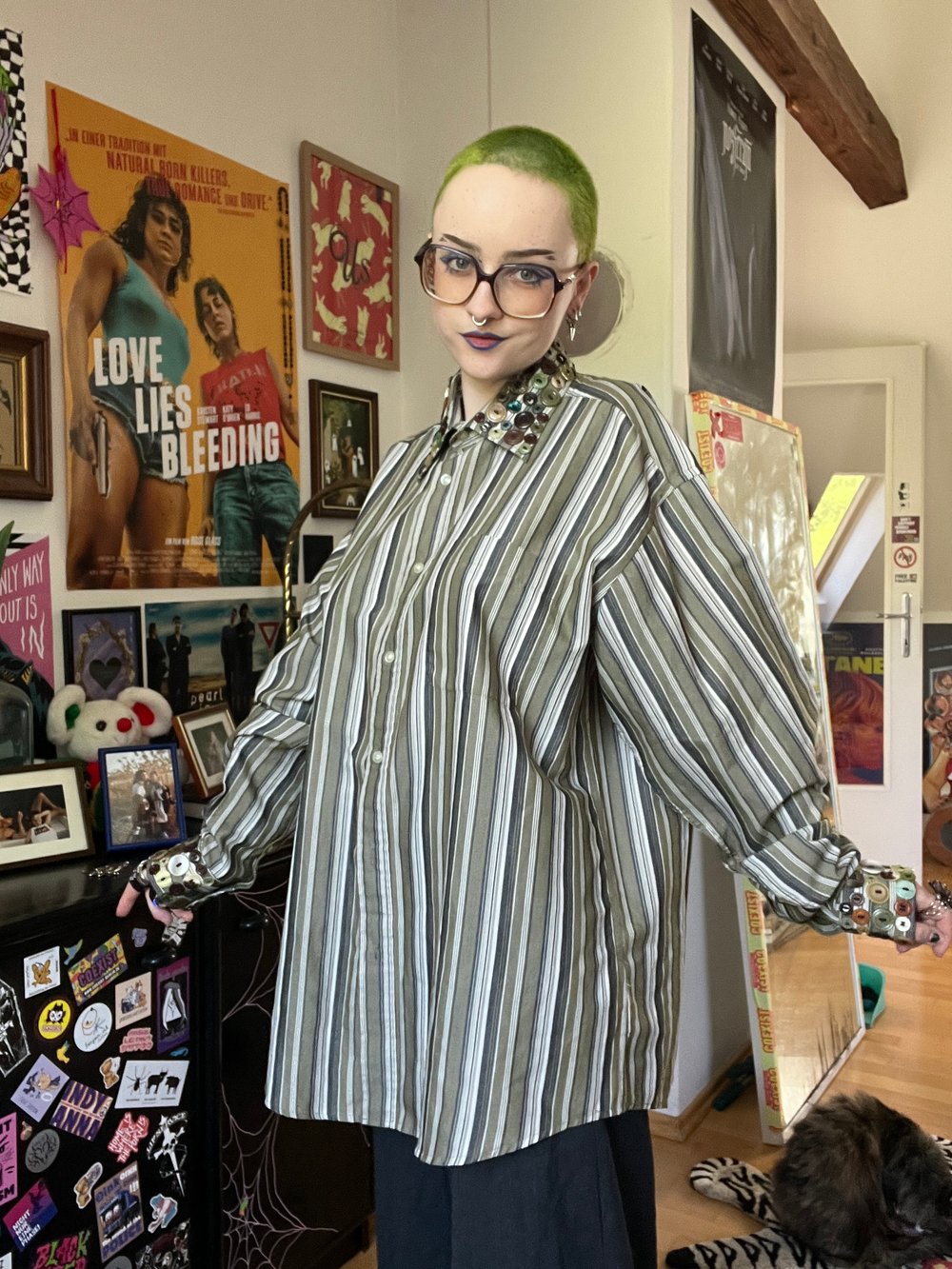 Image of CUTE AS A BUTTON SHIRT #1.3