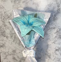 Image 1 of Single Lily Bouquet