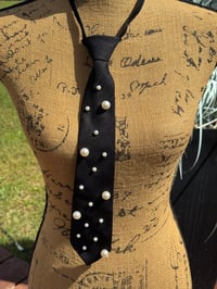Black “Girl Tie” w/Pearls