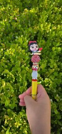 Image 2 of Snow White 1 avadis 
