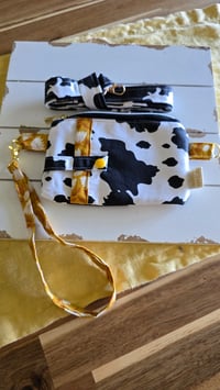 Image 2 of Country Chic - phone pocket crossbody bag 