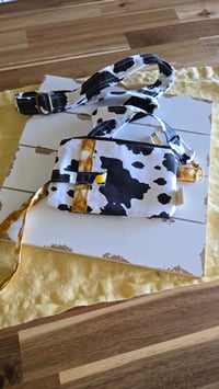 Image 1 of Country Chic - phone pocket crossbody bag 