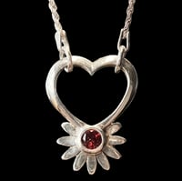Image 1 of Heart & Daisy