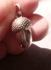 Image 2 of Edwardian 9ct acorn pendant