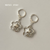 metal star flower silver huggie earrings