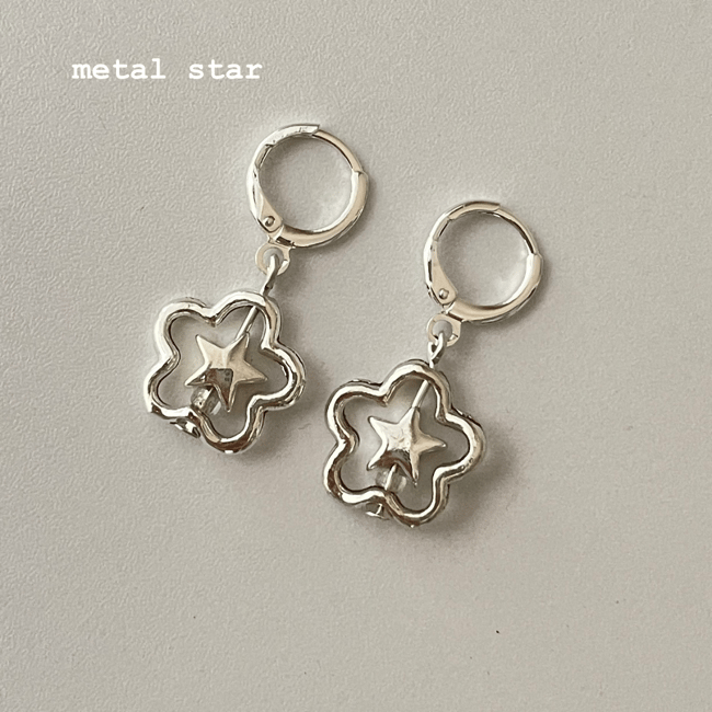 metal flower star silver huggie earrings