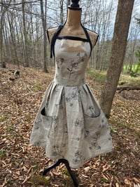 Image 3 of Linen Pinafore Apron in Flax & Floral 