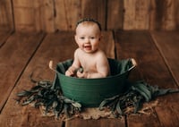 Image 1 of Oval tub with handles