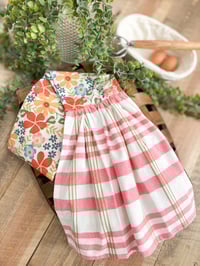 Striped Berry & Wildflower Hanging Kitchen Towel Scarf– Retro Bloom