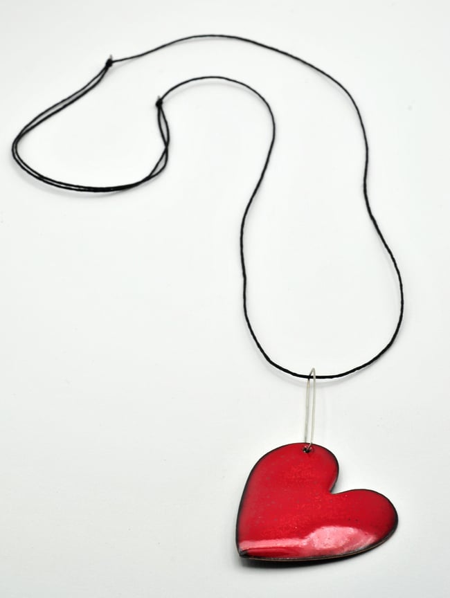 Ciondolo grande cuore storto con collana regolabile 