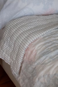 Image 2 of Big Paisley Quilt