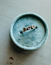 Image 1 of sterling silver three rose ring by peaces of indigo