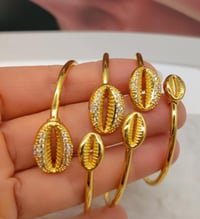 1 PC Cowrie Bangle 