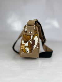 Image 3 of (Brown) Zipper Shoulder Bag