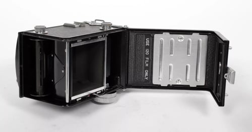 Image of Yashica D 6X6 TLR Camera with 80mm F3.5 lens + case #0327