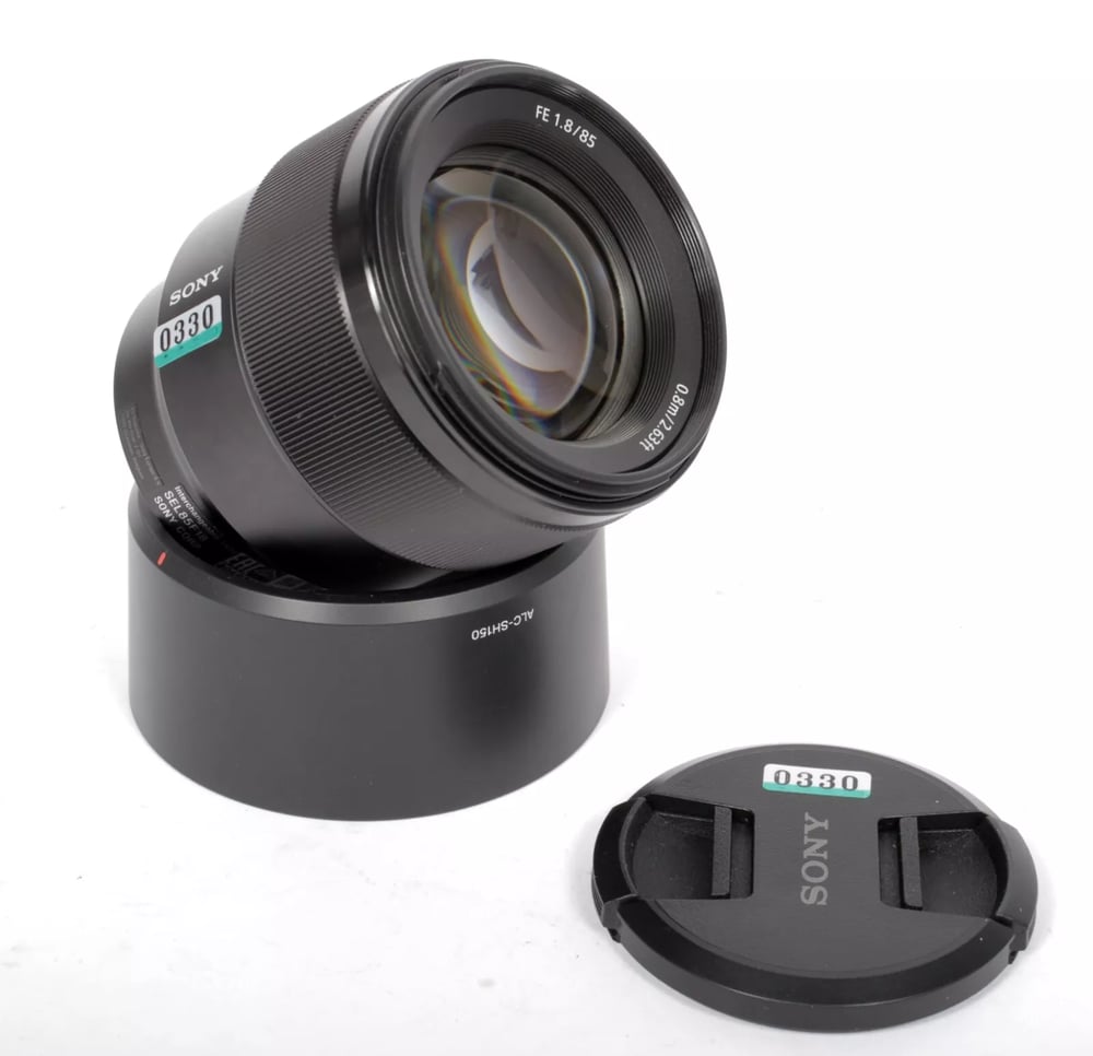 Image of Sony FE 85mm F1.8 lens SEL85F18 + ALC-SH150 shade #0330
