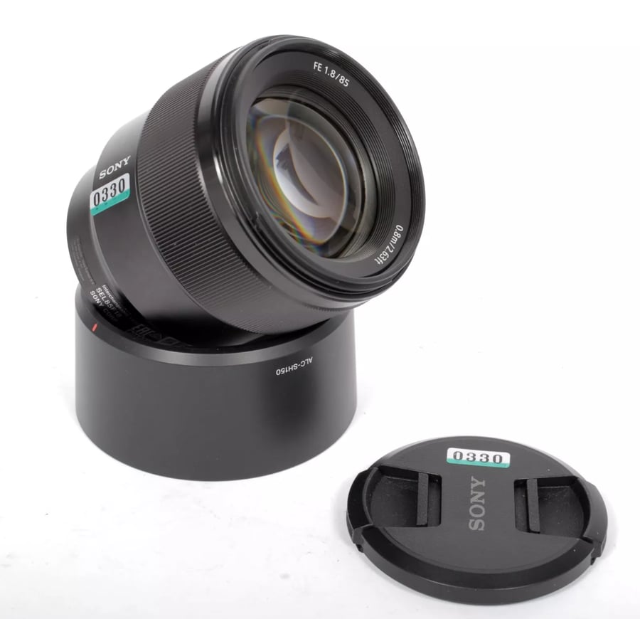 Image of Sony FE 85mm F1.8 lens SEL85F18 + ALC-SH150 shade #0330