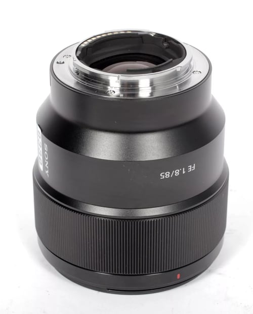 Image of Sony FE 85mm F1.8 lens SEL85F18 + ALC-SH150 shade #0330
