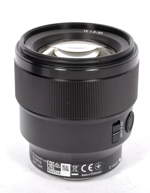 Image of Sony FE 85mm F1.8 lens SEL85F18 + ALC-SH150 shade #0330