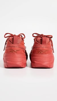 Image 3 of Zapatilla Reebok CLUB C CARDI V2 en liquidación.