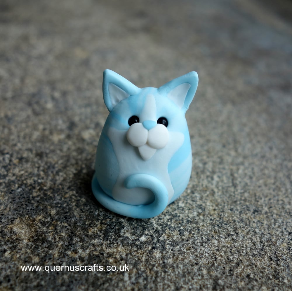 Wee Rainbow Tabby Cat (Blue)