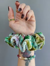 Image 3 of Luxury Silk Velvet Scrunchie (#3)