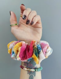 Image 3 of Luxury Silk Velvet Scrunchie (#9)
