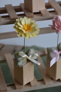 Image 3 of Cubo fiorito