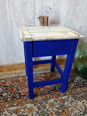 Tabouret coffre Bleu outremer & patine 