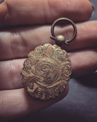 Image 2 of Scalloped edge locket