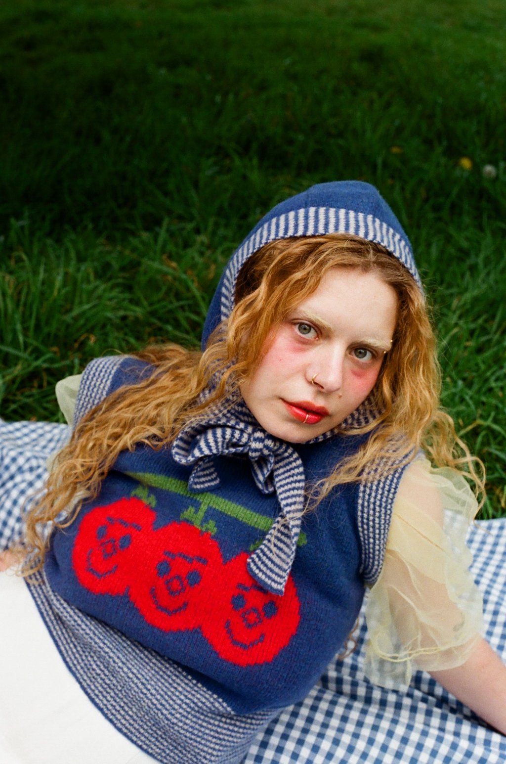 TOMATOES SLEEVELESS KNIT