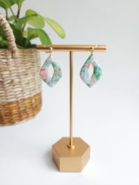 Spring Flower Marble Open Diamond 